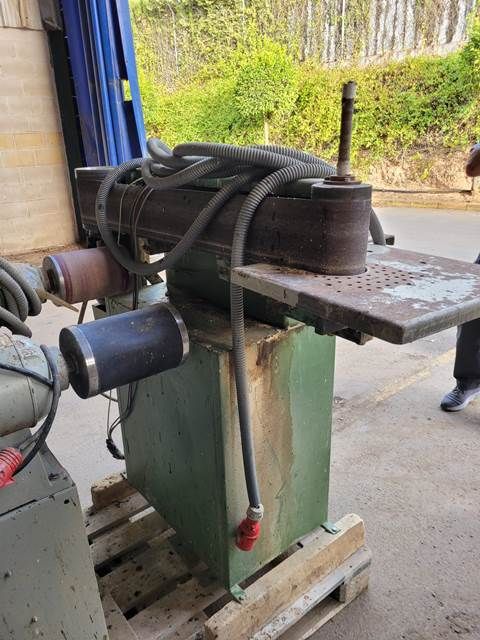 4LC502206-Caselli-Group-SECOND-HAND-OSCILLATING-BELT-SANDER-(2).jpeg