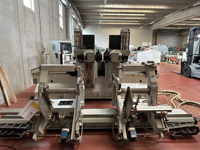 4CN302309-Caselli-Group-5-AXIS-CNC-WORKING-CENTER-BACCI-DOUBLE-3.jpeg