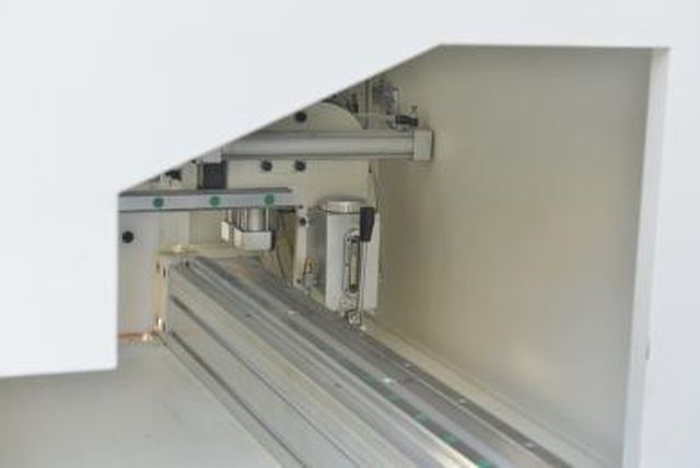 Caselli-Group-3TC0509-2503074-SINO-08-TRONCATRICE-DIFETTATRICE-ELETTRONICA-CON-SPINTORE-VOKENEO-VK-J603-4.jpg