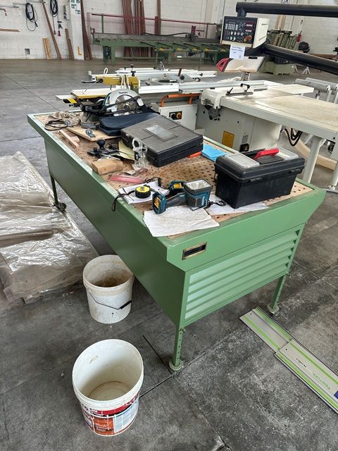 4BN102501-Caselli-Group-SANDING-BENCH.JPG