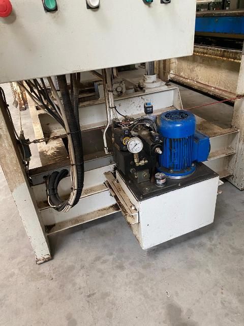 4PR152505-Caselli-Group-UNIVERSAL-HOT-PRESS-FOR-VENEER-ORMA-NPCL-4.jpeg